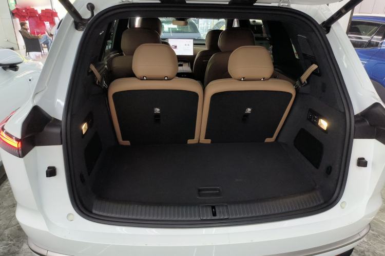 Used ONVO Luxeed L90 2025 Model—Ultra Six-Seater Version