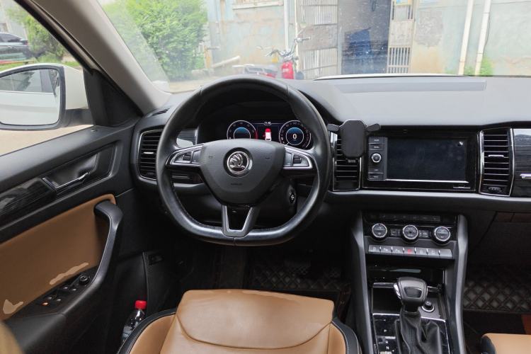 Used Skoda Kodiaq GT 2019 TSI330 Two-Wheel-Drive Luxury Edition China VI Standard Steering Wheel