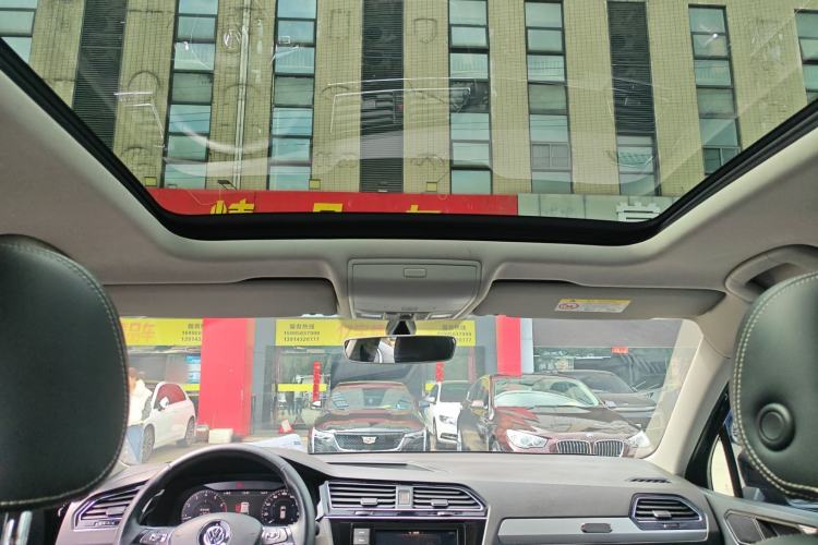 Used Volkswagen Tiguan L 2019 330TSI Automatic Two-Wheel Drive Smart Luxury Version China VI Standard Headliner