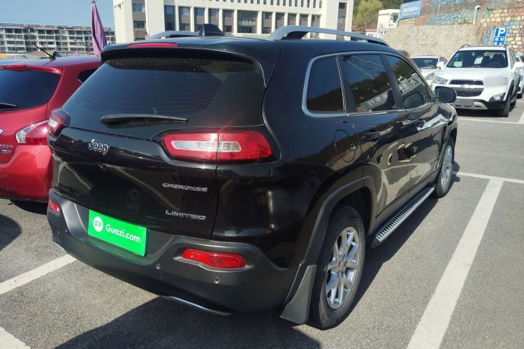 Used Jeep Cherokee 2017 2.0L Superior Edition Rear Right 45 Deg