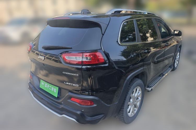 Used Jeep Cherokee 2017 2.0L Superior Edition