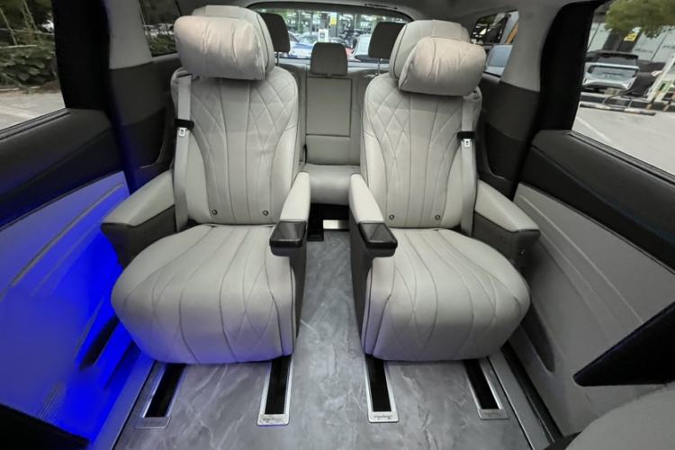 Used Denza D9 2022 DM-i 970 Four-Wheel Drive Flagship Model Interior 2