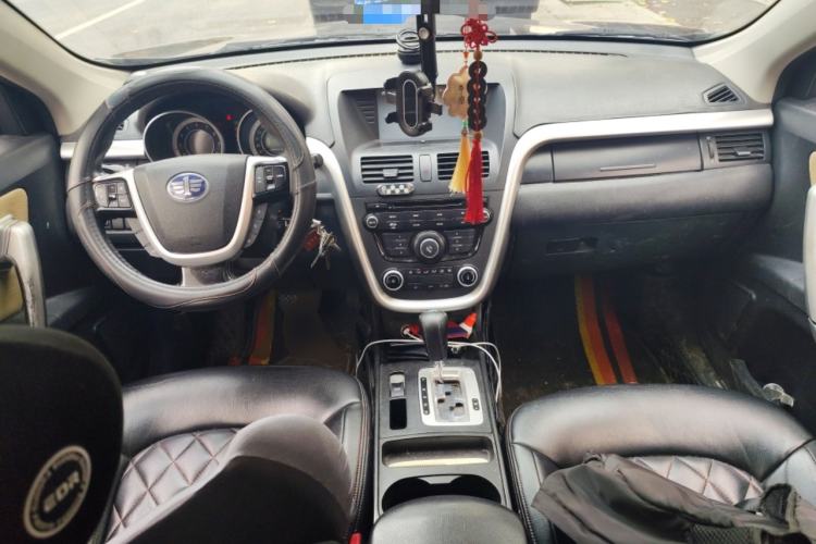 Used Bestune X80 2013 2.0L automatic comfort version