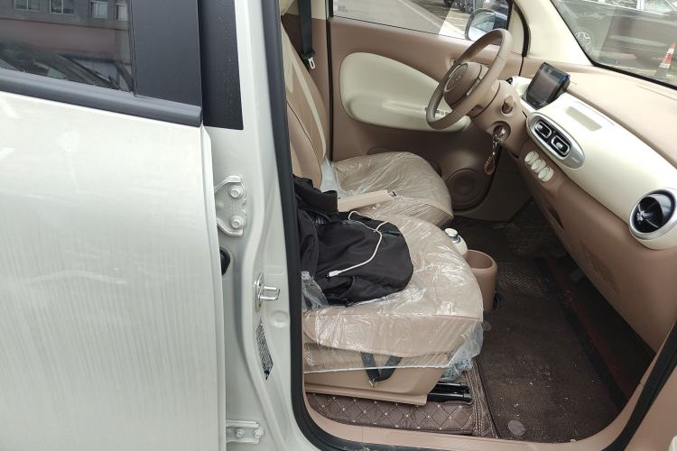 Used Wuling Hongguang MINIEV 2025 Four-Door Version Advanced Edition Right Front Seat