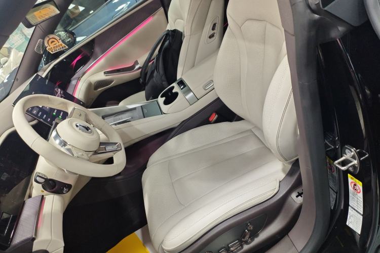 Used Denza Z9 2024 1100 km All-Wheel-Drive Ultra Version
