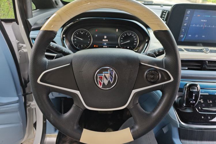 Used Buick GL8 2022 Land Cruiser Executive Class 652T Comfort Model