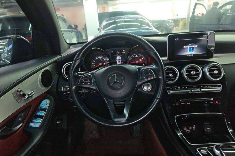 Used Mercedes-Benz GLC Coupe 2019 Facelift GLC 200 4MATIC Coupe SUV Steering Wheel