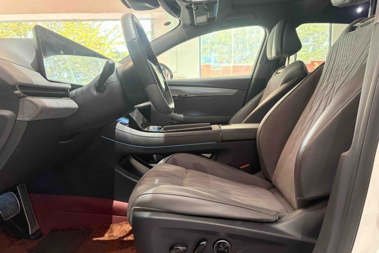 Used VOYAH PASSION 2024 PHEV Four-Wheel Drive Ultra-Long Range Flagship Model