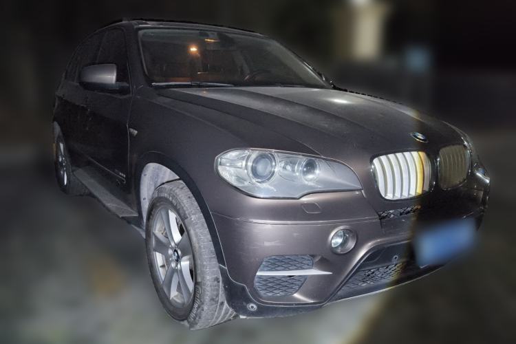 Used BMW X5 2011 xDrive35i Leading Model Front Right 45 Deg