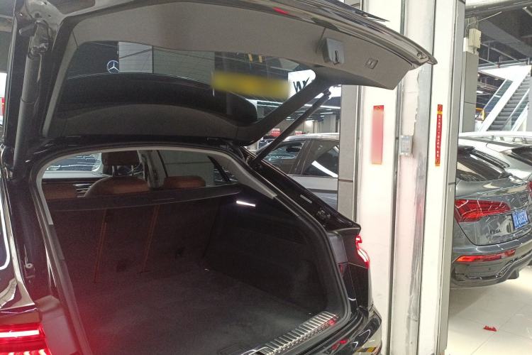 Used Audi Q8 2019 45 TFSI Prestige Dynamic Edition Trunk