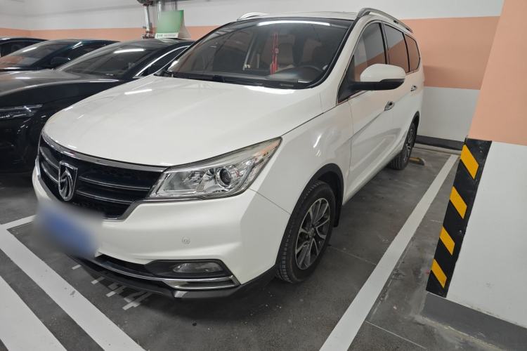 Used Baojun 730 2017 1.5T Manual Style 7 Seats China V
