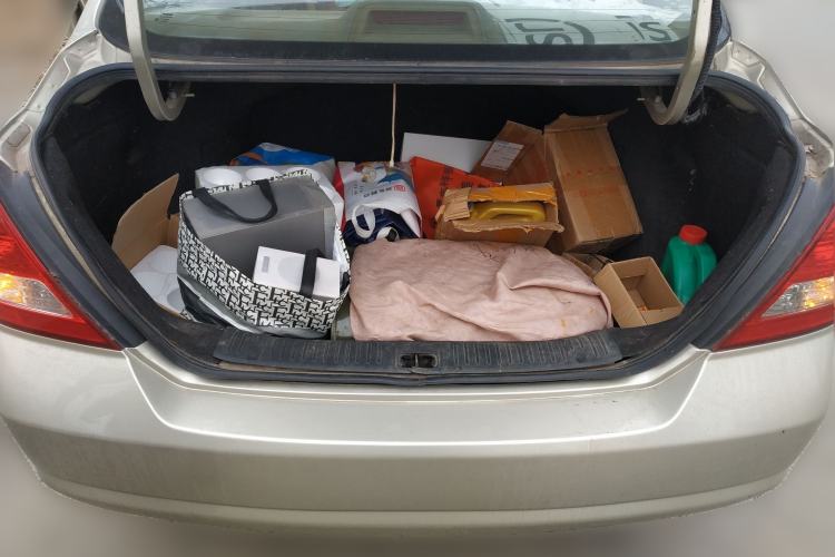 Used Nissan Tiida Sedan 2005 1.6J MT Trunk