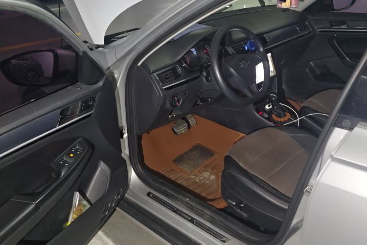 Used Volkswagen C-TREK 2017 1.6L Automatic Comfort Model Driver Seat