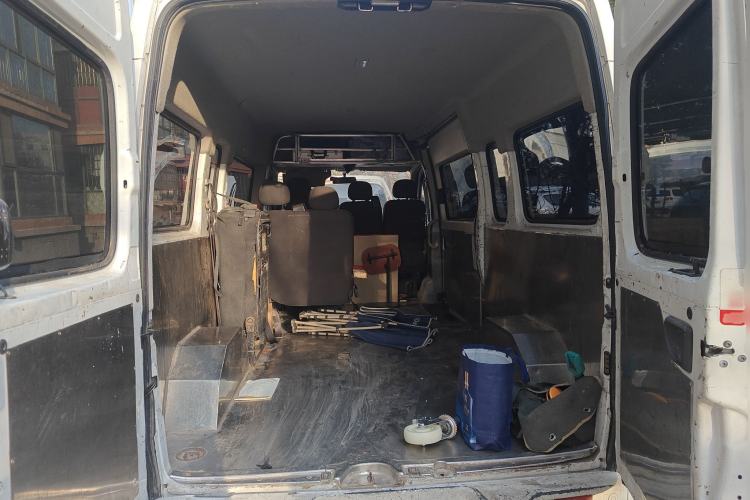 Used SAIC MAXUS Xintu V80 2018 2.5T AMT Aoyuntong Long Wheelbase Mid-Roof 7/10-Seater
