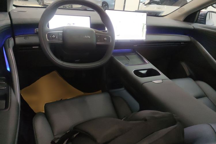 Used Nissan N6 2026 Model 180 Max Center Console