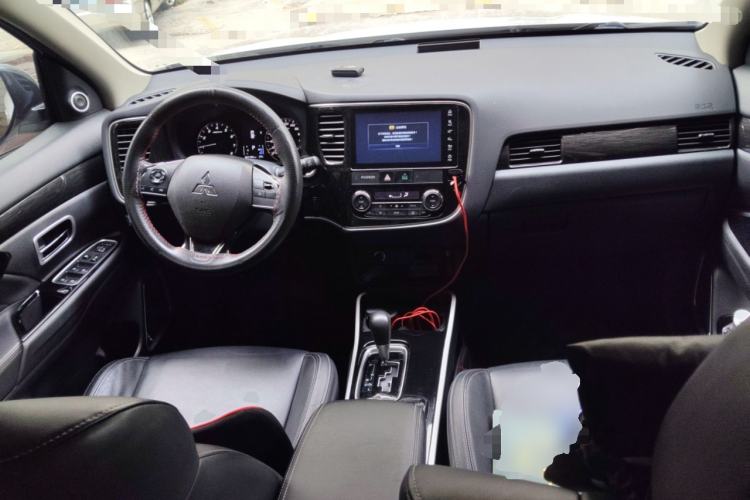 Used Mitsubishi Outlander 2019 2.0L Two-Wheel Drive Comfort Edition 5 Seats China VI Standard