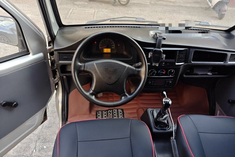 Used Wuling Zhiguang 2020 1.2L Van Utility Model China VI Emission Standard 5-Seater LSI