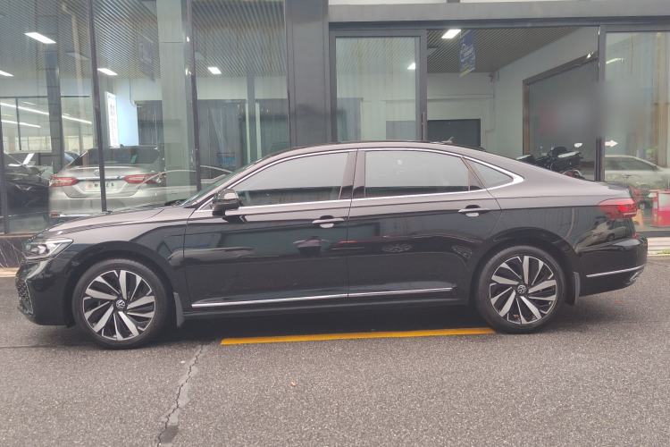 Used Volkswagen Passat 2022 330TSI Starry Elite Edition Exterior 6