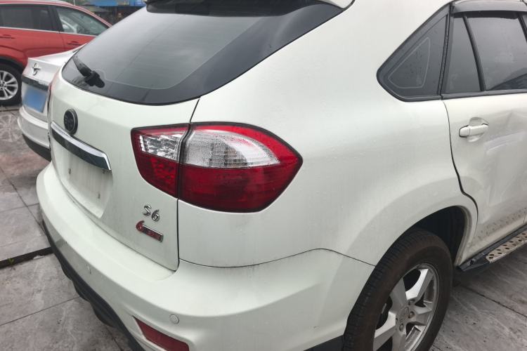 Used BYD S6 2014 2.4L Automatic Prestige 5-Seater
