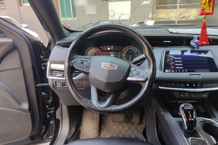 Used Cadillac XT4 2018 28T Two-Wheel Drive Leading Version
