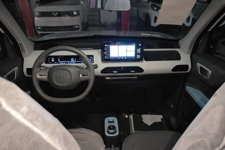 Used Geely Galaxy Panda 2024 Panda Mini 200km Endurance Bear
