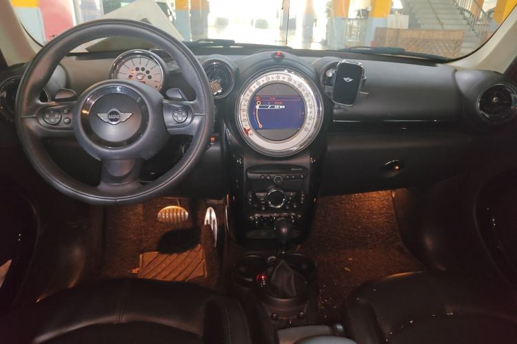 Used MINI Countryman 2013 1.6T COOPER S ALL4 Ski Edition Center Console