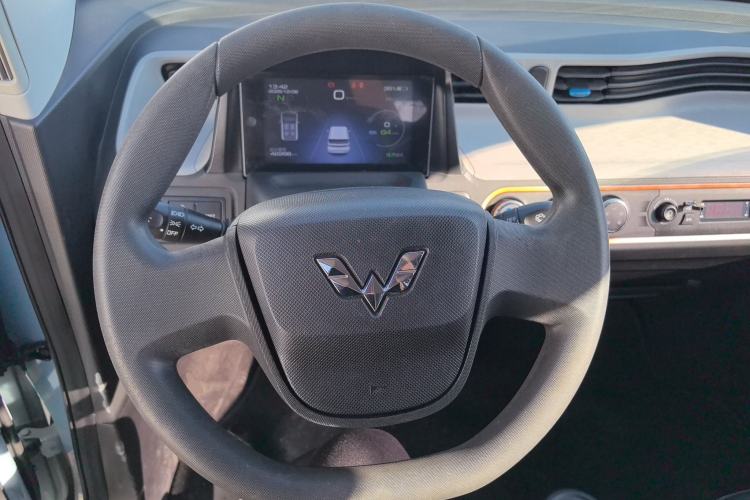 Used Wuling Hongguang MINIEV 2021 Macaron Sandwich Model 120 km Lithium Iron Phosphate Steering Wheel