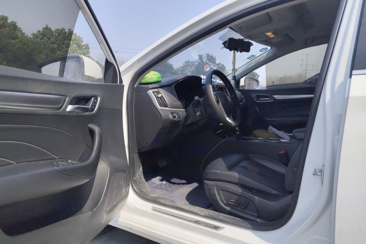 Used Roewe i6 2019 PLUS 20T TST 4G Connected Flagship Superb Edition
