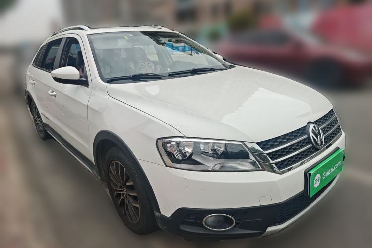 Used Volkswagen Cross Lavida 2014 1.4TSI DSG Front Right 45 Deg