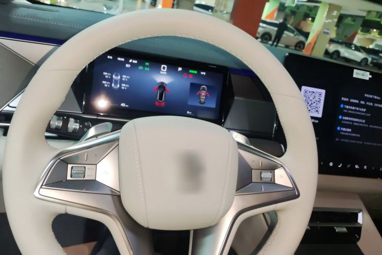 Used BYD Tang L 2025 EV with 670 km Range LiDAR and Premium Features