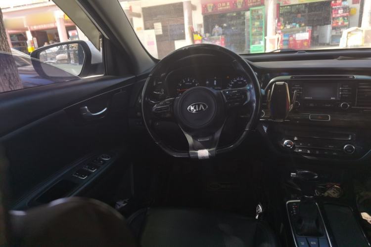 Used Kia K4 2017 1.6T Automatic T-DLX Turbo Steering Wheel
