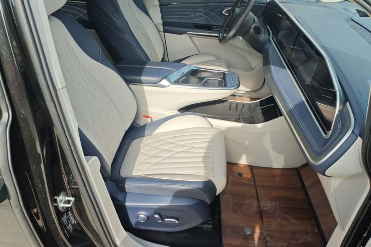 Used SAIC MAXUS G90 2022 2.0T Interstellar Six-Seater Edition