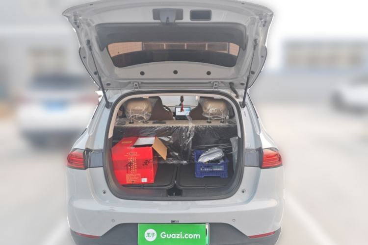 Used Wuling Bingo PLUS 2024 330 km Range Five-Seater Version Trunk