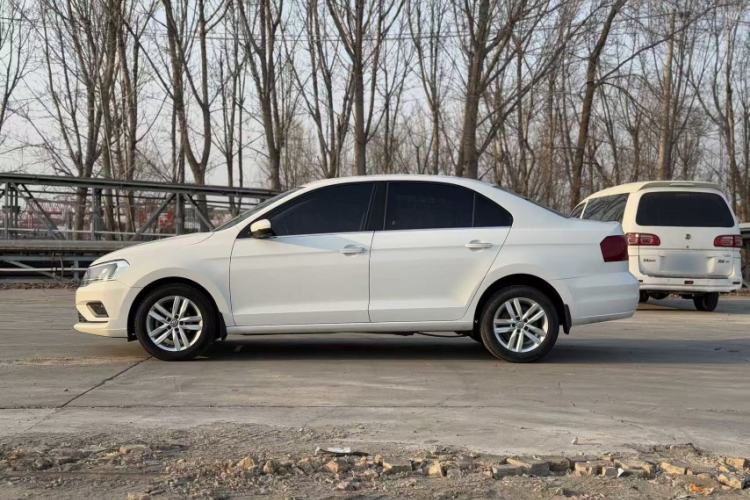 Used Volkswagen Jetta 2017 1.5L Manual Comfort Model Exterior 5