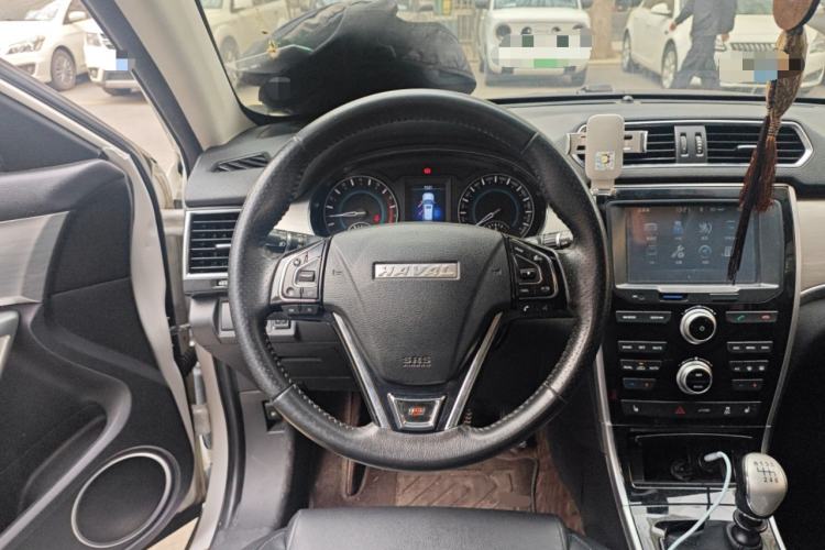 Used Haval H2 2016 Red-Label 1.5T Manual Two-Wheel Drive Luxury Model