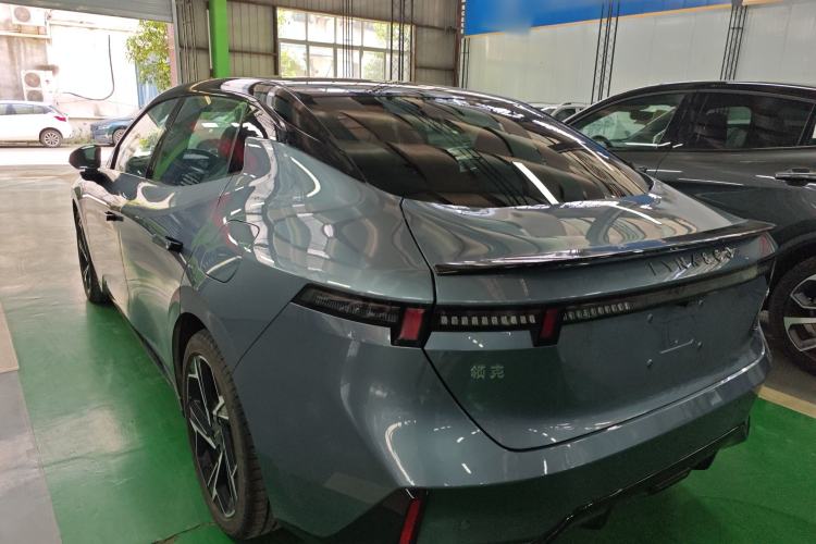 Used Lynk & Co 07 2024 EM-P 126 Long-Range Halo Exterior 2