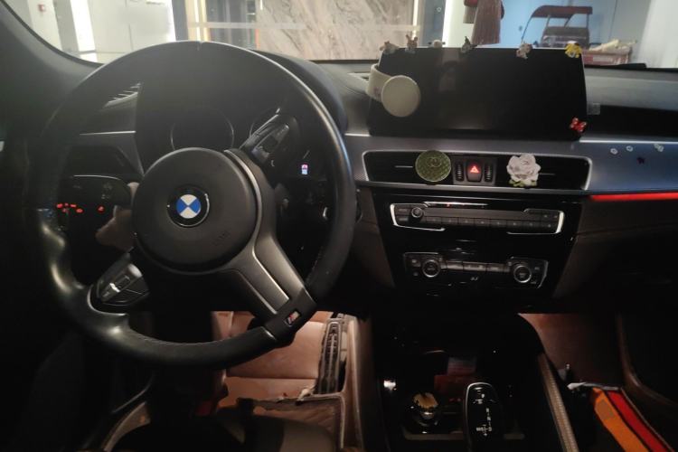 Used BMW X2 2022 sDrive25i Midnight Edition Center Console