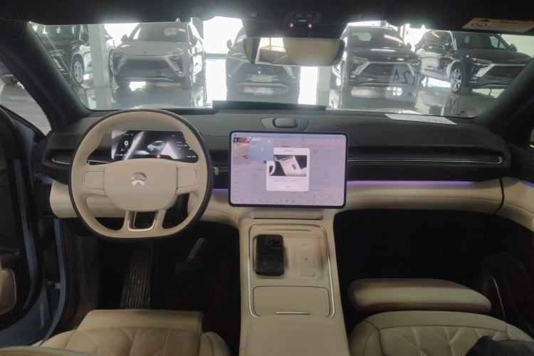 Used Nio ES6 2025 100 kWh Center Console