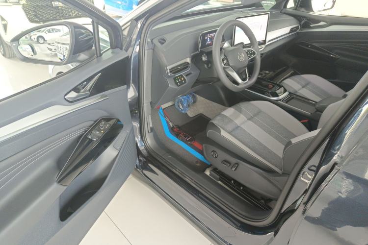 Used Volkswagen ID.4 CROZZ 2025 Pure Edition Driver Seat