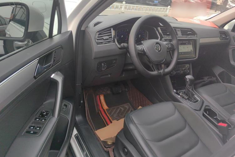 Used Volkswagen Tiguan L 2019 Revised 330TSI Automatic Two-Wheel Drive Smart & Luxury Edition China VI Standard
