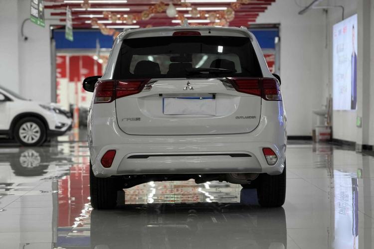 Used Mitsubishi Outlander 2021 Revised Version 2.0L Two-Wheel Drive Comfort Edition 5 Seats
