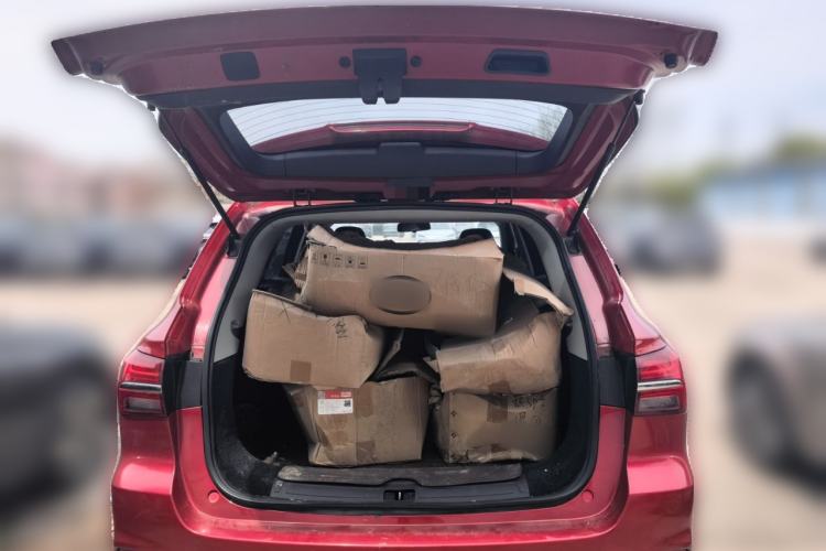 Used Roewe RX5 2016 20T Two-Wheel Drive Automatic Internet Smart Edition Trunk