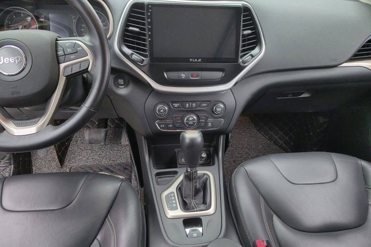 Used Jeep Cherokee 2016 2.4L Leading Edition