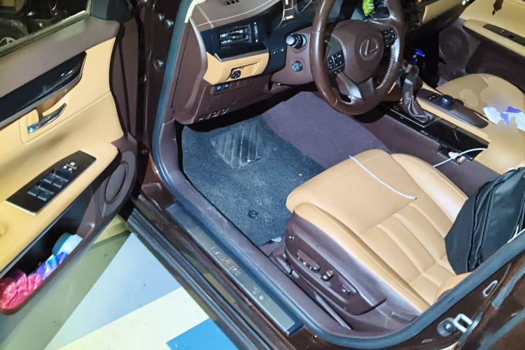 Used Lexus ES 2015 300h Comfort Edition
