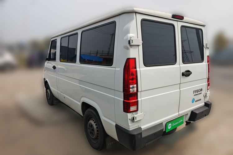 Used Iveco Daily 2023 2.5T A35M1 Short Wheelbase Low-Roof Single-Tire Side-Sliding Door 5-9 Seater Rear Left 45 Deg