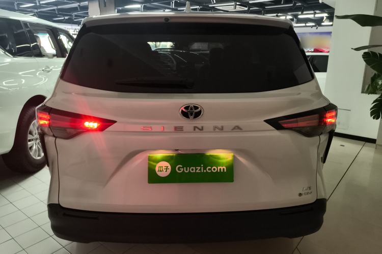 Used Toyota Sienna 2024 2.5L Hybrid Comfort Edition
