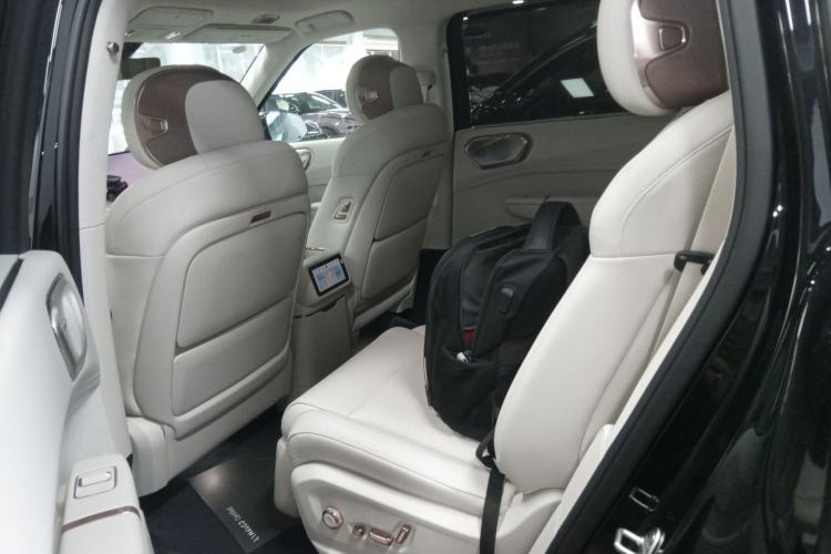 Used Lynk & Co 900 2025 2.0T Exploration Edition
