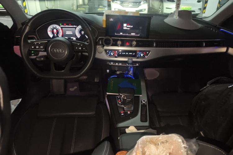 Used Audi A4L 2022 40 TFSI Luxury Dynamic Model
