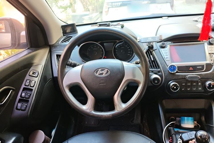 Used Hyundai ix35 2012 2.0L Manual Two-Wheel Drive New Edition GL Steering Wheel