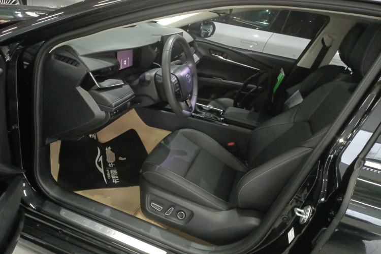 Used Toyota Camry 2026 Model Dual-Engine 2.0HSE Sport Lite Edition